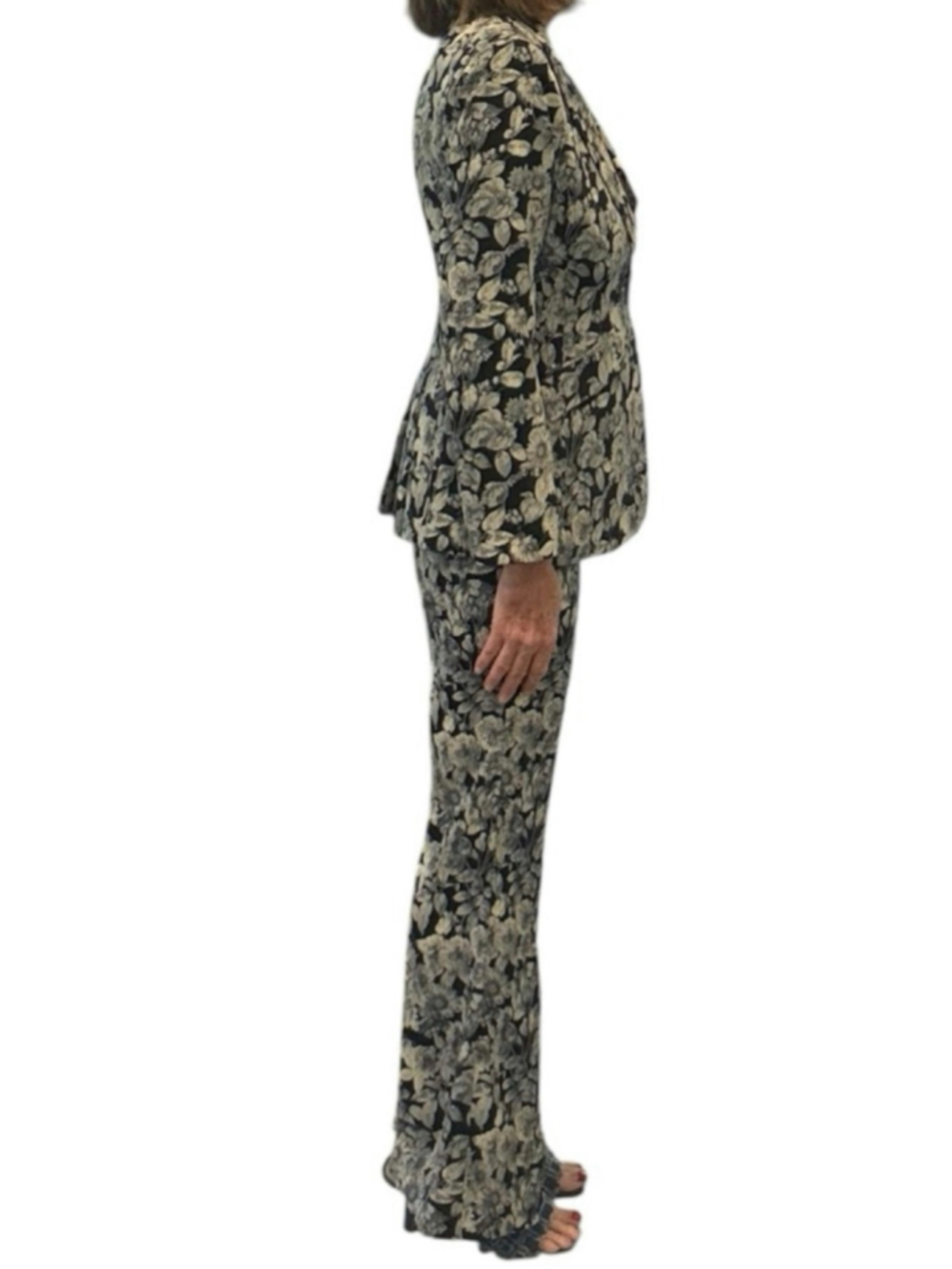 cinq a sept Suit Set, Karlie Blazer and Myla Pants in Tumbling Floral - Picture 3 of 16